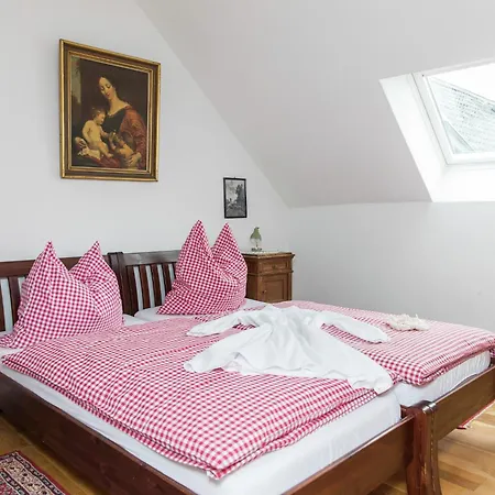 Modernes Apartment Mit Parkplatz In Der Eifel