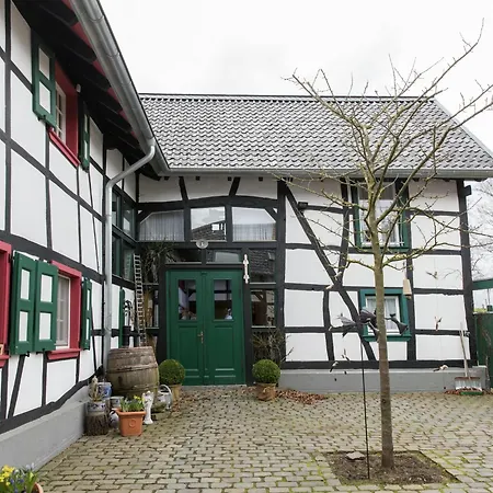 Modernes Apartment Mit Parkplatz In Der Eifel * Schleiden