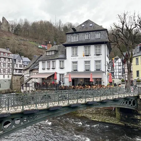 Modernes Apartment Mit Parkplatz In Der Eifel *